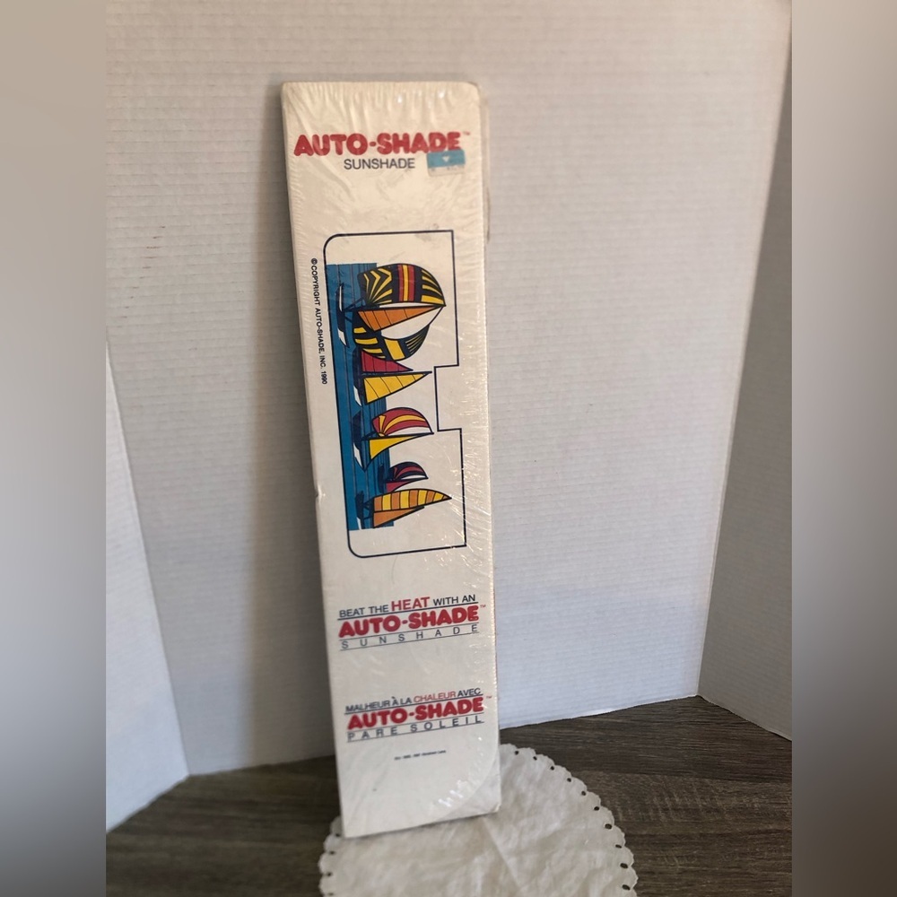 Vtg AUTO-SHADE Sunshade with Bright Multicolour Sailboat Design